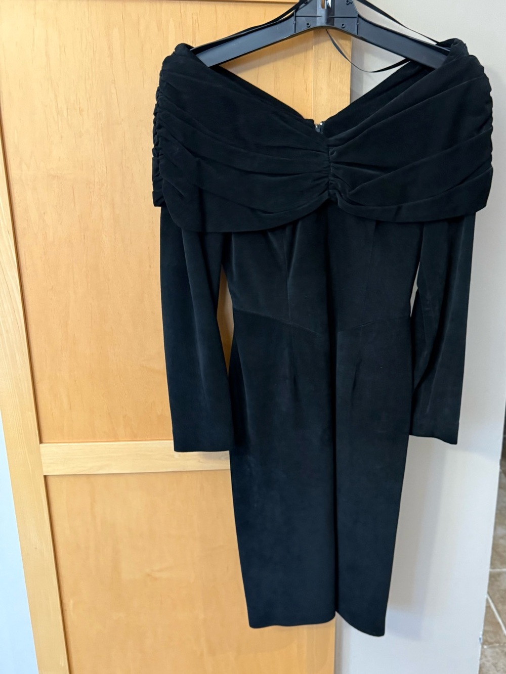 Danier suede Black Off-Shoulder Long Sleeve evening or prom dress